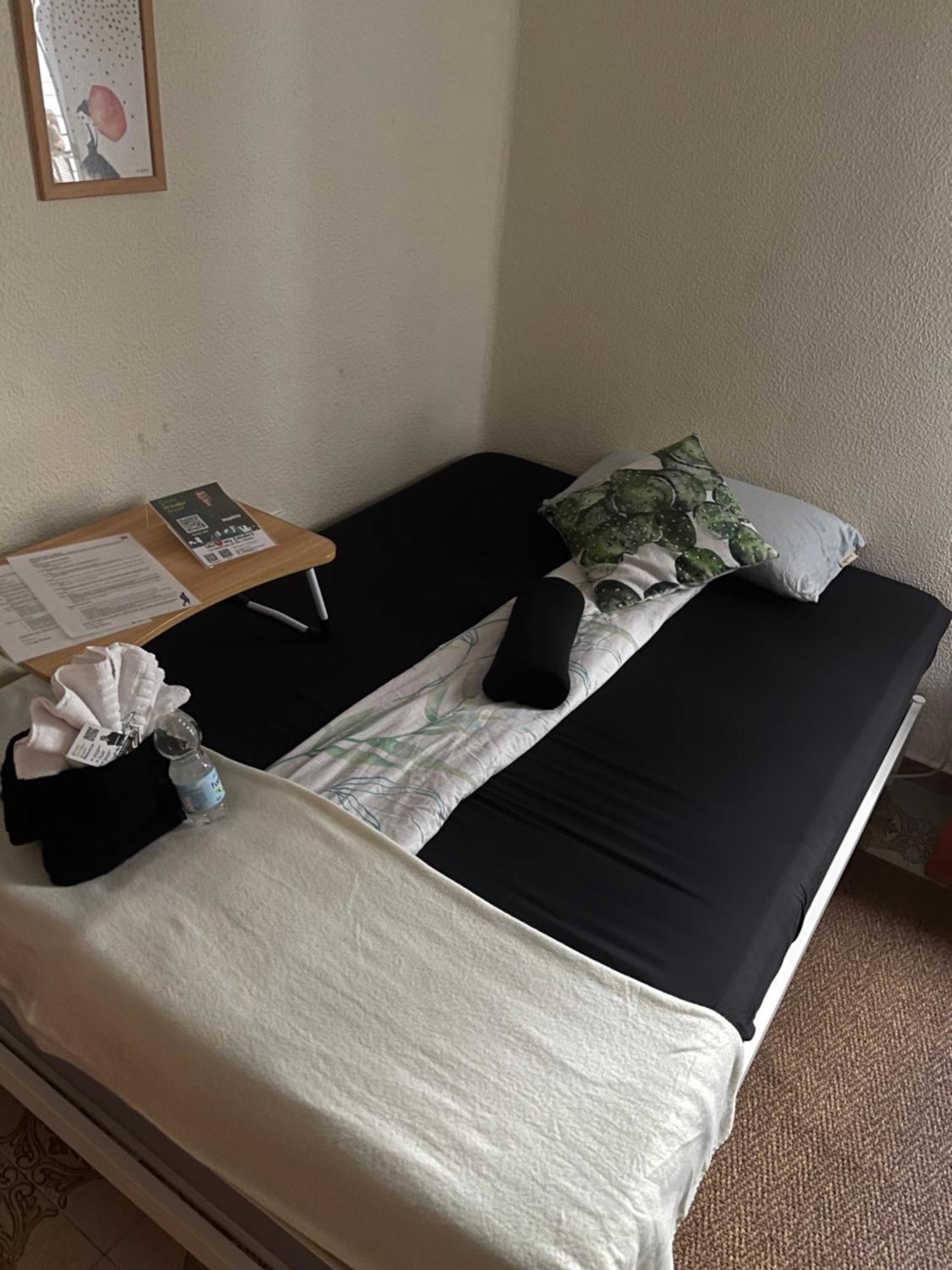 Grosses Modernes Zimmer "Silber" Fuer 2 Personen Und Katzenliebhaber Valencia Exterior foto
